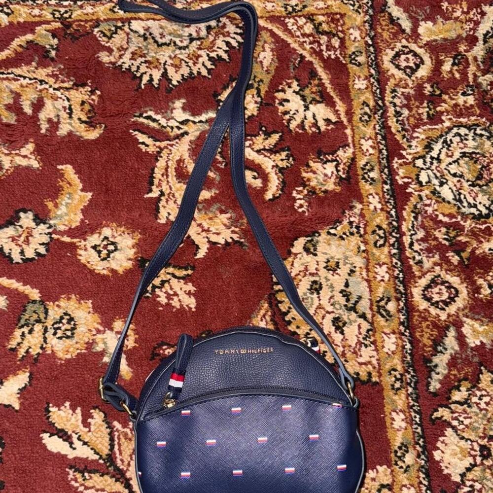 Tommy hilfiger navy blue crossbody